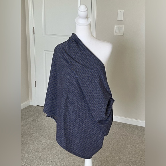 EUC Lululemon Vinyasa Infinity Button Snap Wrap Scarf in Blue and Gray Striped - Picture 11 of 16